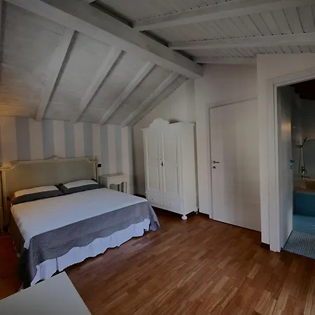 B&B Como Lake Cottage 莱科