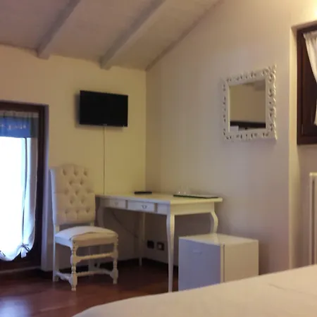 Alojamento de Acomodação e Pequeno-almoço B&B Como Lake Cottage Lecco