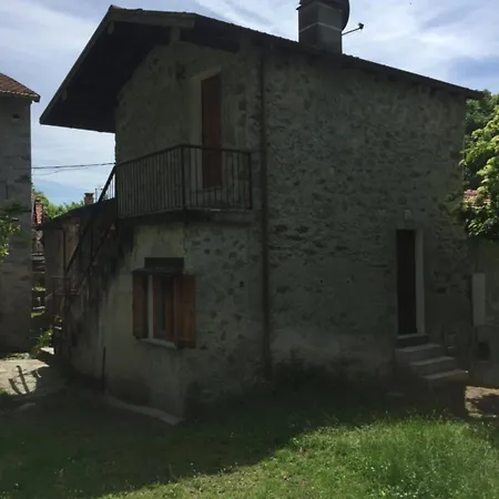 Alojamento de Acomodação e Pequeno-almoço B&B Como Lake Cottage