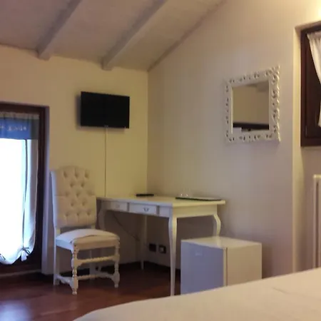 B&B Como Lake Cottage ベッド・アンド・ブレックファスト