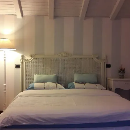 לינה וארוחת בוקר B&B Como Lake Cottage לקו