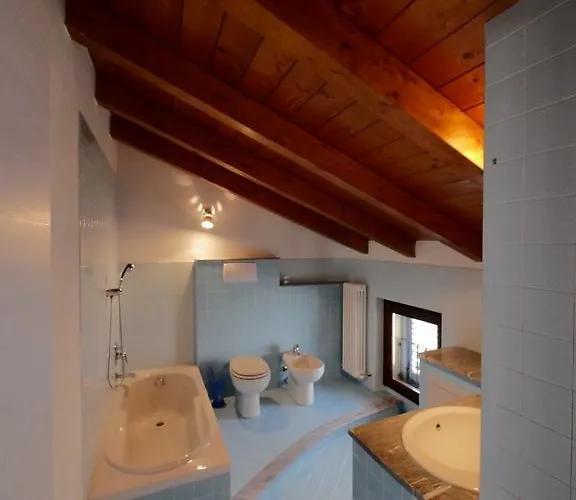 Oda ve Kahvaltı B&B Como Lake Cottage Lecco